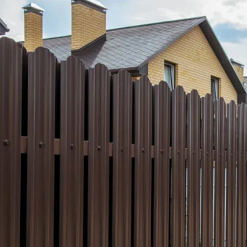 Штакетник фигурный двусторонний М 1,70м (коричневый RAL-8017)